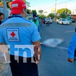 Mujer muere al perder el control de su motocicleta en Managua
