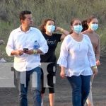 Familias disfrutan del espectáculo de lava del Volcán Masaya Familias disfrutan del espectáculo de lava del Volcán Masaya