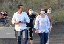 Familias disfrutan del espectáculo de lava del Volcán Masaya Familias disfrutan del espectáculo de lava del Volcán Masaya