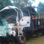 Camioncito se precipita en puente de Muelle de los Bueyes Accidente de tránsito en Muelle de los Bueyes