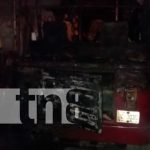 Mototaxi se prende en llamas en Diriamba, Carazo Mototaxi se prende en llamas en Carazo
