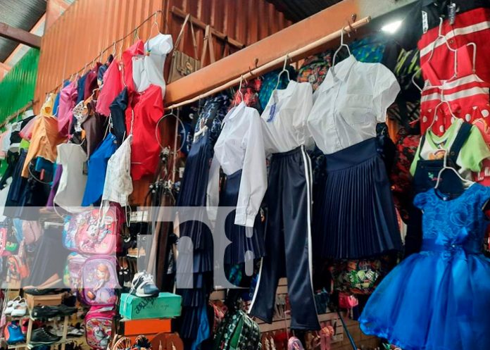 Mercado de Jinotega abastecido con productos de temporada escolar