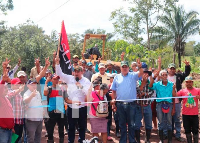 Realizan mejora de camino productivo en Siuna