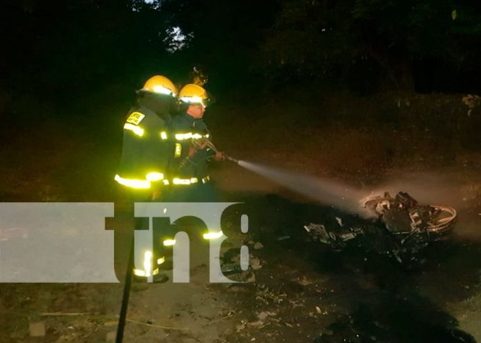 Motocicleta termina hecha chatarra en la Isla de Ometepe