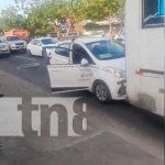 Busero y taxero se dan con todo en Managua (VIDEO)