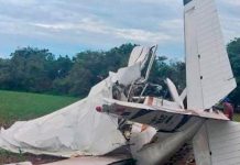 Autoridades buscan a dos personas en Panamá tras caída de una avioneta Autoridades buscan a dos personas en Panamá tras caída de una avioneta