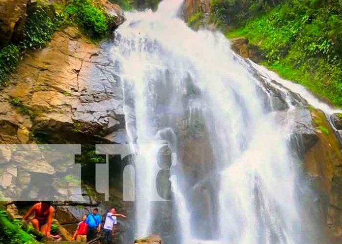 Autoridades de Murra dan la bienvenida al verano 2022