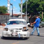 Managua: Supuesta distracción al volante ocasiona accidente entre dos taxistas Accidente de tránsito en la capital