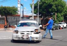 Managua: Supuesta distracción al volante ocasiona accidente entre dos taxistas Accidente de tránsito en la capital