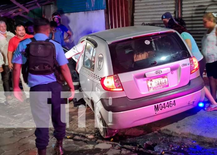Managua: Dos lesionados en accidente ocurrido en semáforos del mercado mayoreo