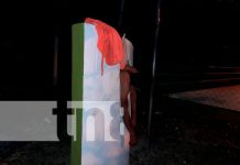 Atrapado en el hueco de un monumento en Somoto Atrapado en el hueco de un monumento en Somoto