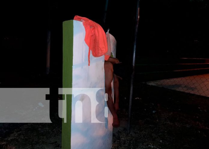 6.1 Atrapado en el hueco de un monumento en Somoto