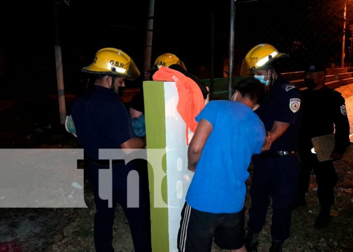 Atrapado en el hueco de un monumento en Somoto