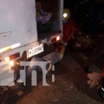 Motorizado «se salva de milagro» tras estrellarse contra un camión en Boaco Motorizado se estrella contra un camión en Boaco