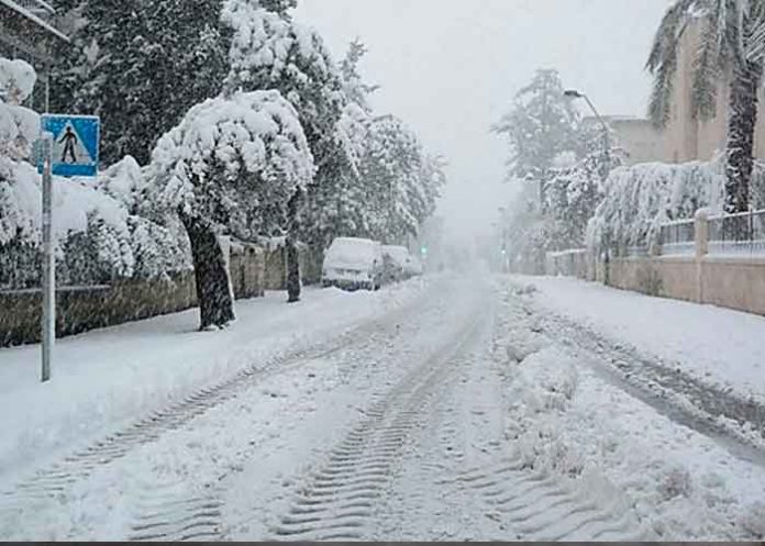 Se paraliza la ciudad de Jerusalén por tremenda nevada