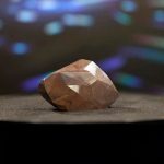 El diamante negro del libro Guiness se exhibe en Dubai para ser subastado El diamante negro del libro Guiness se exhibe en Dubai para ser subastado