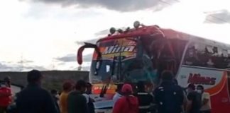 Ocho muertos y 20 heridos en un choque de autobuses en Ecuador