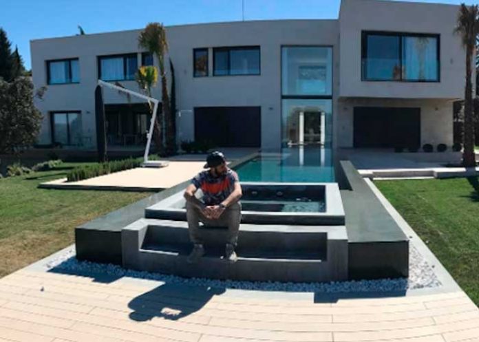 Roban en la casa del futbolista Benzema mientras jugaba un partido