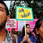 ¡Indignante! violan a una mujer en la India y la pasean por la calle