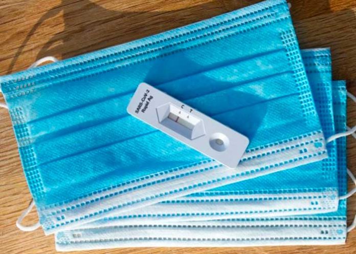 Argentina promueve un autoexamen de Covid