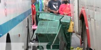 Vendedora del Mercado Oriental, Managua es impactada por un el conductor de un bus