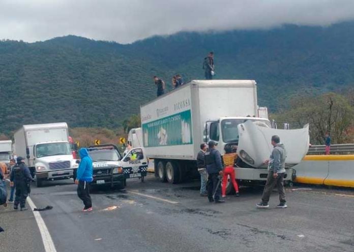 ¡Nota trágica en México! Varios migrantes heridos tras choque de camión