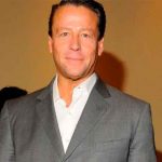 Crean la cumbia de Alfredo Adame tras polémica pelea callejera Crean la cumbia de Alfredo Adame tras polémica pelea callejera