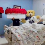 ¡Ya la ama! Anuel sorprende a su novia Yailin con osos y arreglos florales