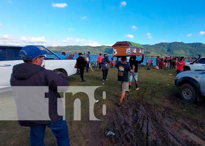 apanas-lago-12 Búsqueda por el cuerpo del menor en el Lago Apanás, Jinotega, no cesa