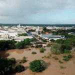 ¡Milagro en Australia! Padre e hija sobreviven a inundación tras aferrarse árbol ¡Milagro en Australia! Padre e hija sobreviven a inundación tras aferrarse árbol