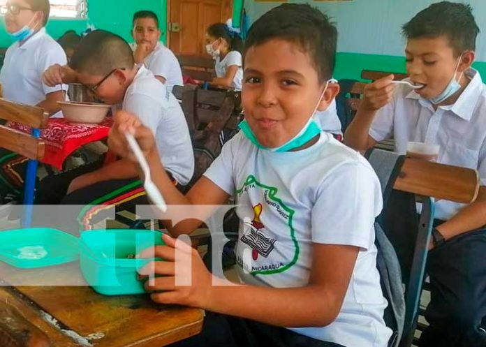 Distribución de la merienda escolar en Boaco