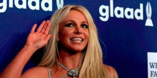 Britney Spears se destapa y comparte fotos como Dios la trajo al mundo