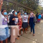 Familiares de la víctima de femicidio en Carazo