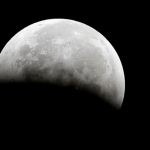 ¡Hazaña histórica de China! 'Exprime' agua de la luna por primera vez