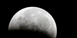 ¡Hazaña histórica de China! 'Exprime' agua de la luna por primera vez