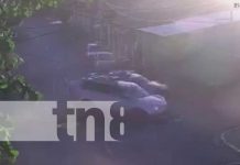 Encontronazo de camionetas en Monseñor Lezcano, Managua (VIDEO) Accidente de tránsito en Monseñor Lezcano, Managua