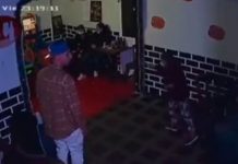 ¡Degenerados! Ladrones obligan a sus víctimas a desnudarse en un bar de Bogotá ¡Degenerados! Ladrones obligan a sus víctimas a desnudarse en un bar de Bogotá