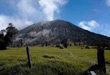 Reportan dos erupciones del volcán Turrialba en Costa Rica Reportan dos erupciones del volcán Turrialba en Costa Rica