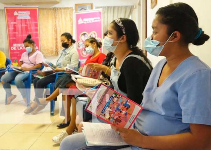 Educación sobre violencia en la familia con docentes en Estelí