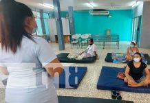 Sesión sobre cuido del bebé para embarazadas en Managua