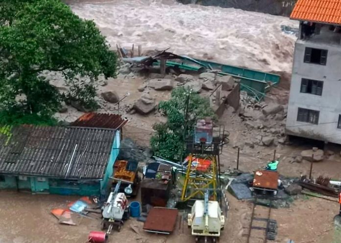 epru5 Inundaciones en Perú dejan 5 desaparecidos y decenas de casa inundadas