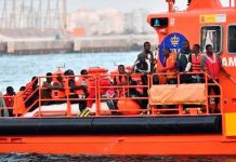 3 muertos y 10 desaparecidos en naufragio de migrantes en España 3 muertos y 10 desaparecidos en un naufragio de migrantes en España