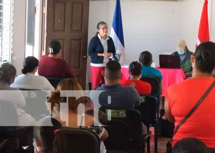 Entrega de microcréditos para protagonistas en Estelí