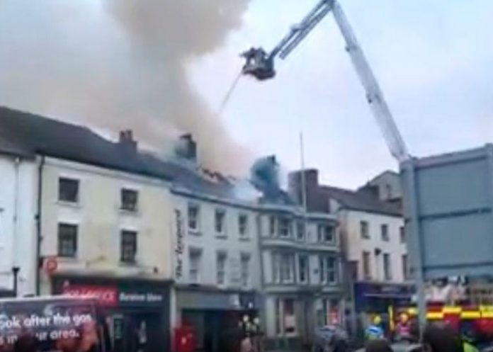 fantasma5 ¿Quién es? Captan rostro en incendio de bar