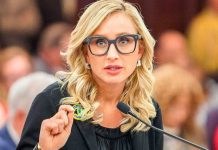 Extorsionan a senadora en Florida por fotos de ella desnuda Extorsionan a senadora en Florida por fotos de ella desnuda