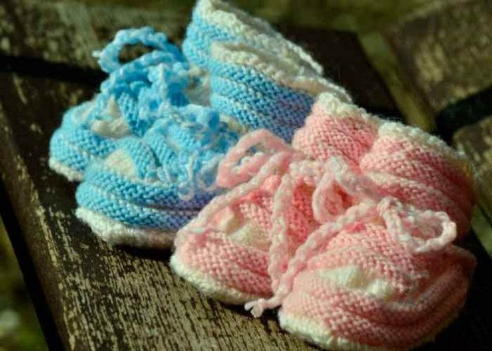 ¡Caso único! Mujer da a luz a sus gemelos en años distintos