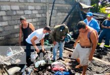 Familia de Granada queda en la intemperie tras incendio en Villa Solidaridad Escombros tras voraz incendio en una vivienda de Granada