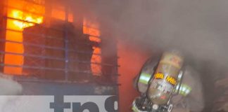 Trabajo para controlar incendio en una vivienda de Managua