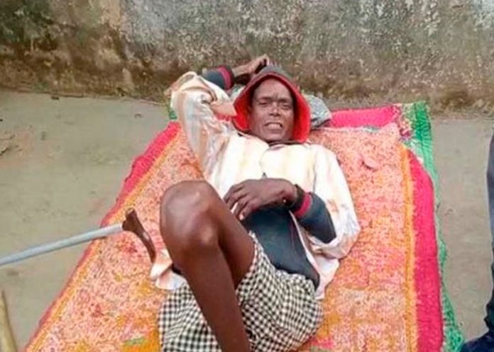 Milagrosamente parapléjico volvió a caminar tras vacunarse contra COVID