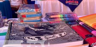 Mercados de Jalapa con amplia oferta de útiles escolares